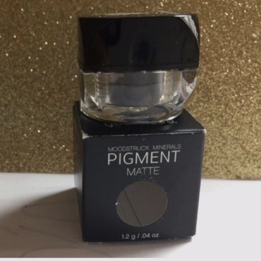 Younique Moodstruck Eye Pigment